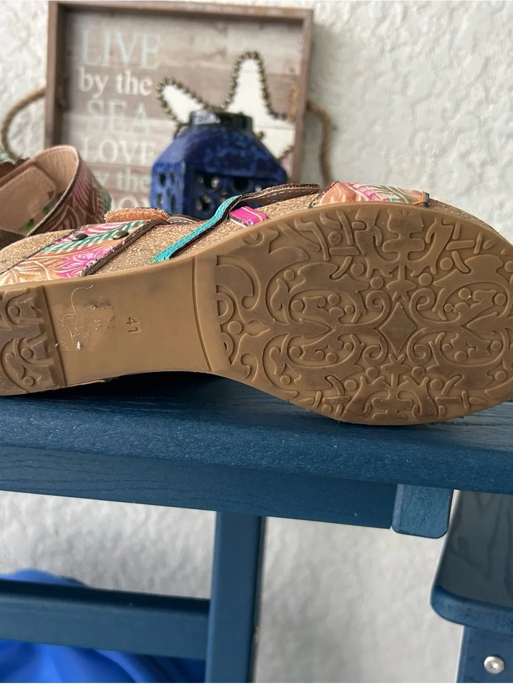 L'ARTISTE Moai Sandals